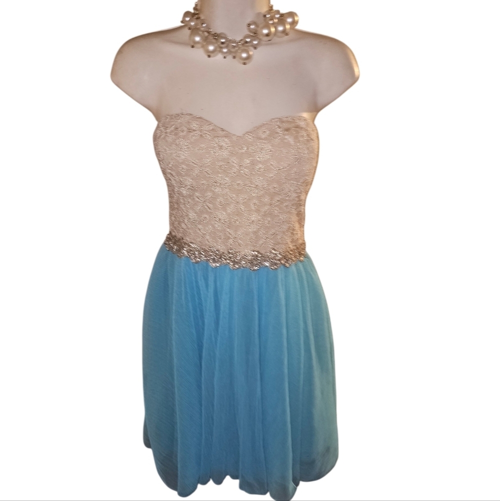 💰City Studio Strapless Evening Gown